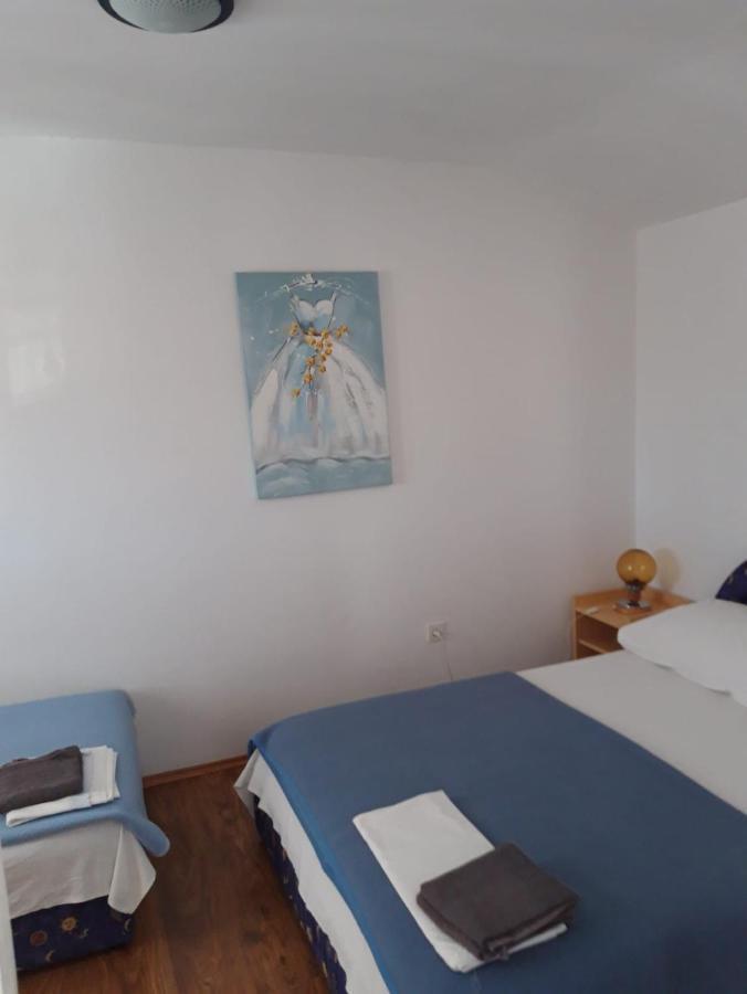Apartments Danijela Tribunj  Luaran gambar