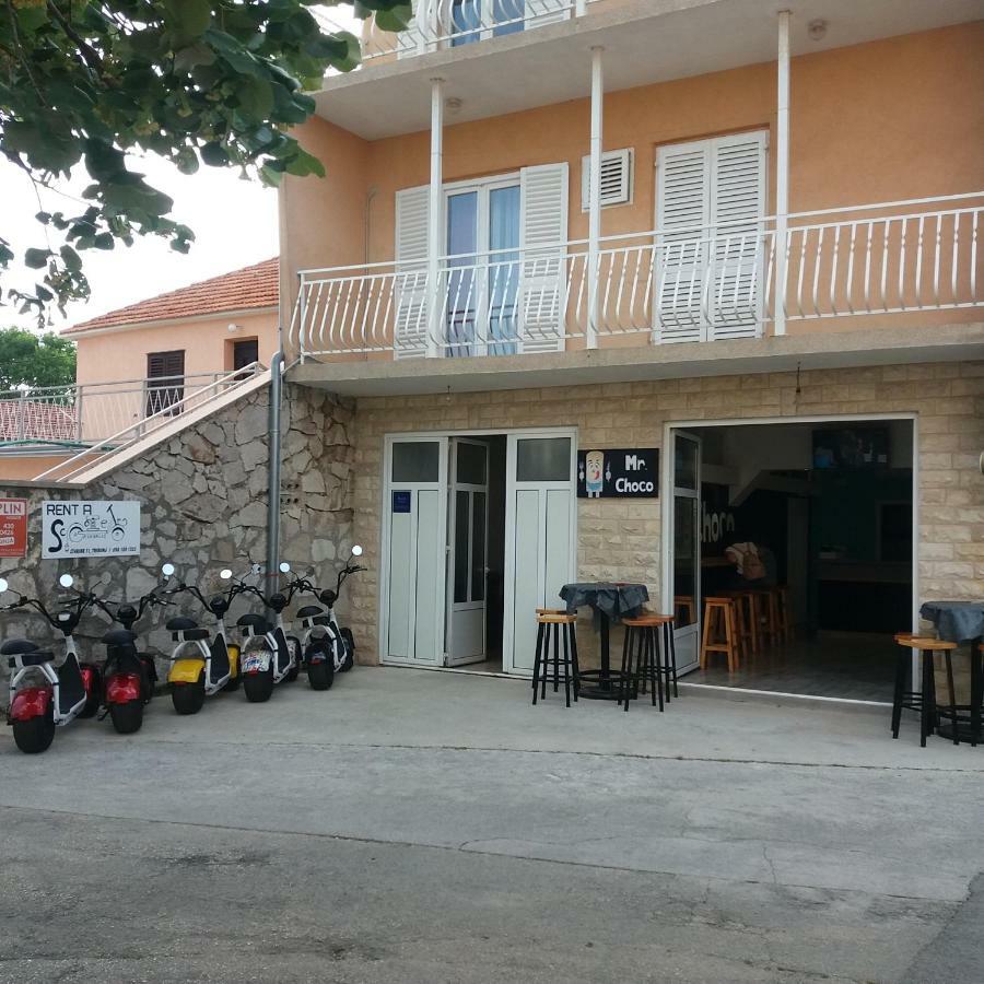 Apartments Danijela Tribunj  Luaran gambar